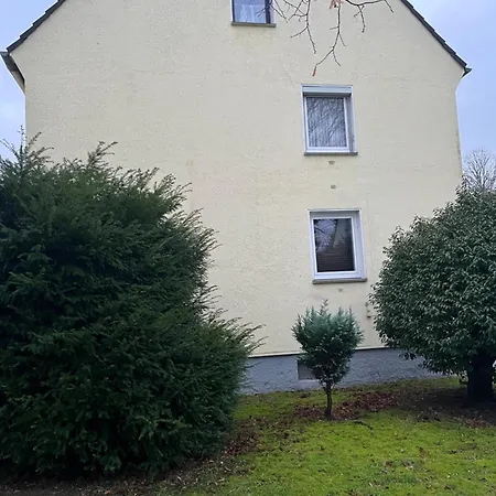 アパート Red Dot